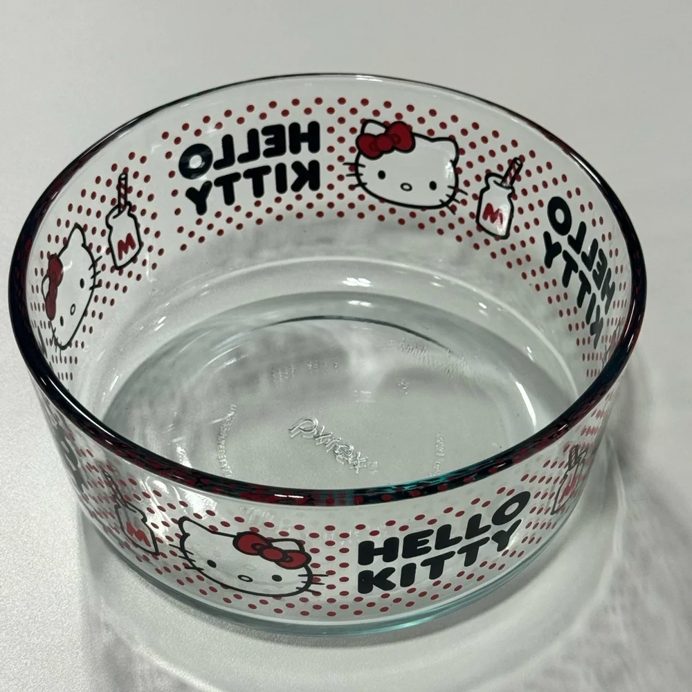 Pyrex Hello Kitty 7 & 4 Cup Glass Storage Bowls 7201 7203 NOS with lids